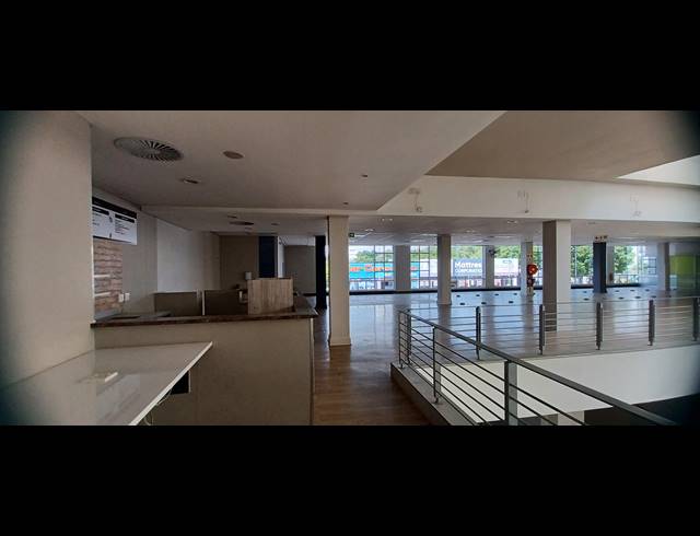 2,355M² RETAIL TO LET IN CRAIGHALL PARK